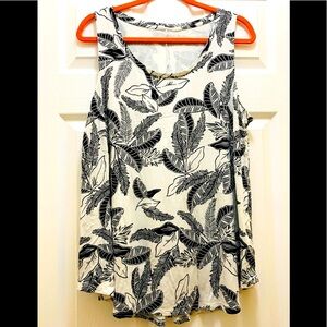 Sleeveless tank with black & white leaf design XL